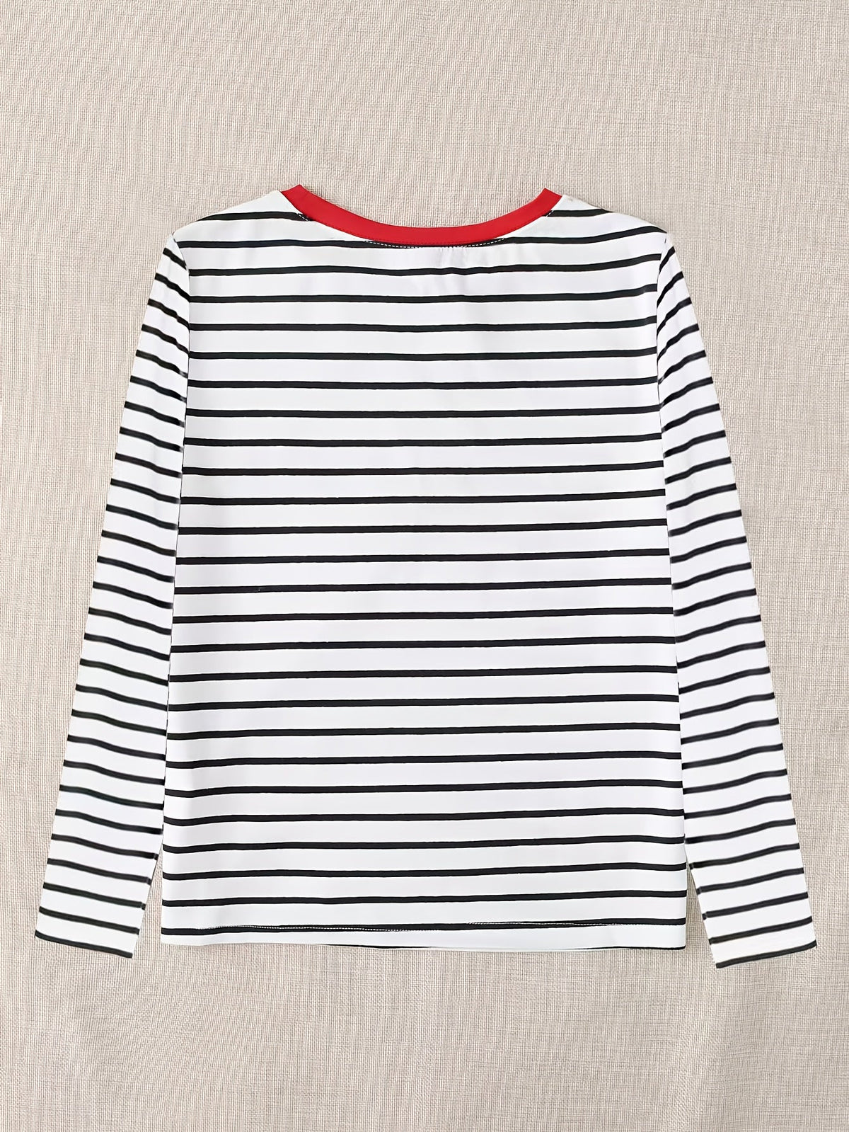 Gestreiftes Langarmshirt mit Rundhalsausschnitt und Herz-Applikation