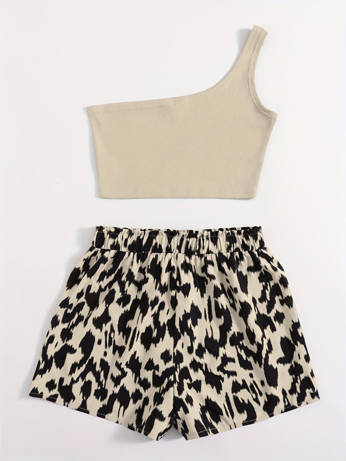 Damen Sommer Set mit One-Shoulder Top und High-Waist Shorts im Animal-Print – Elegantes Freizeit-Outfit