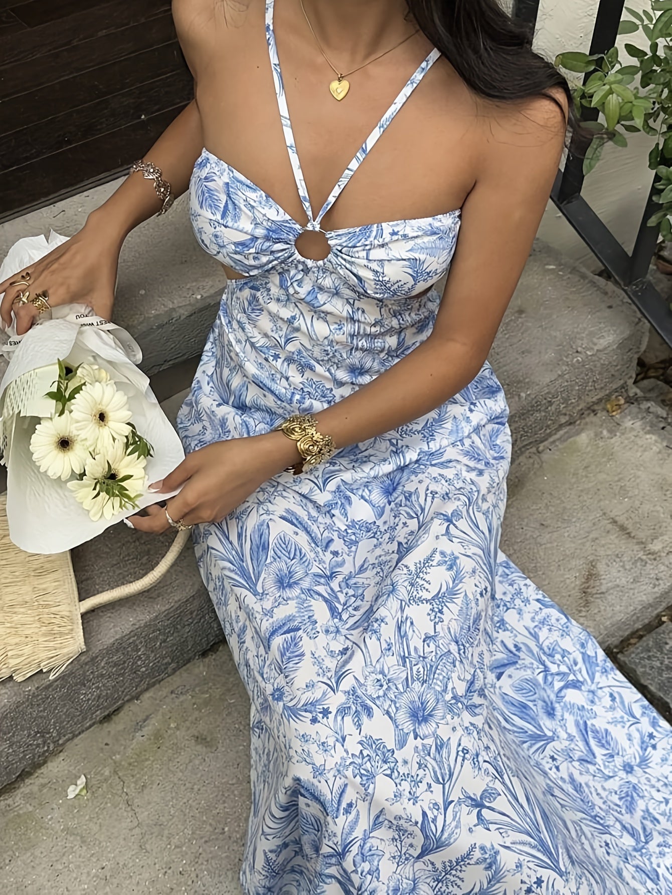Damen Maxikleid mit Blumenmuster und Cut-Outs – Eleganter Sommerstil für Freizeit & Events