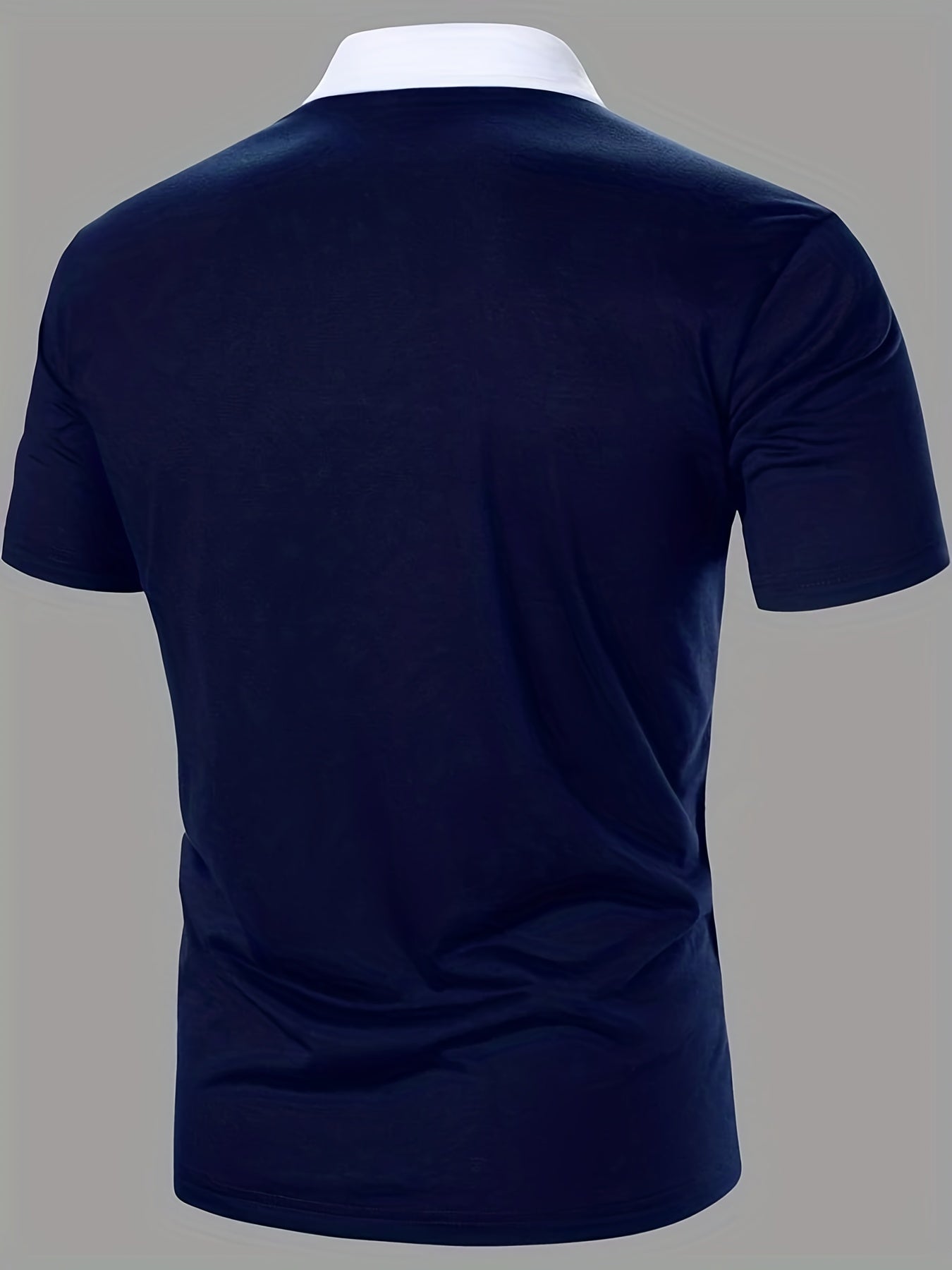 Herren Poloshirt mit Kontrastkragen und sportlichem Streifendesign