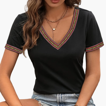 Damen Boho T-Shirt mit V-Ausschnitt und Ethno-Bordüre – Sommer Freizeitmode