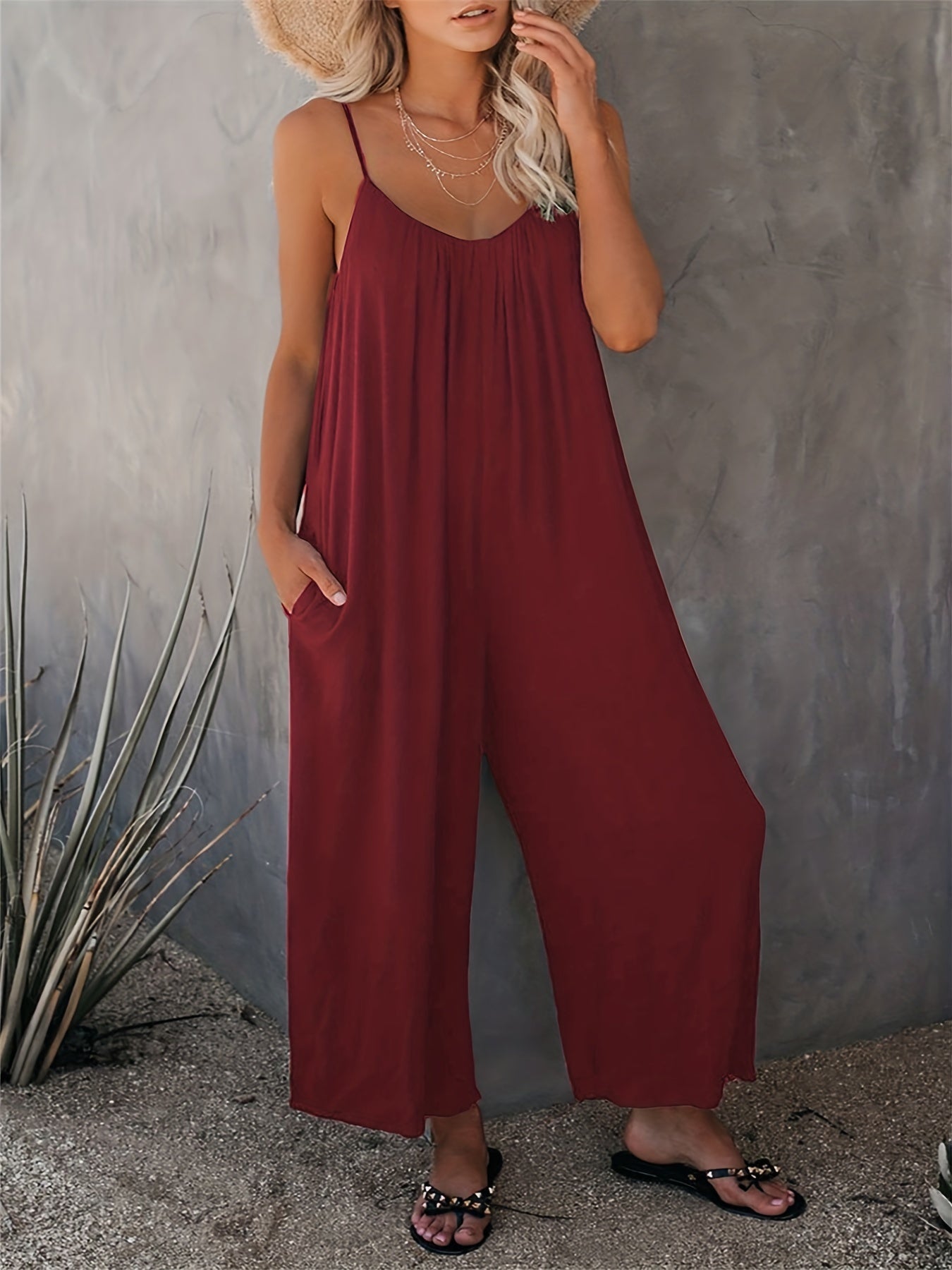 Damen Jumpsuit mit Spaghettiträgern – Lässiger Einteiler für Alltag und Urlaub