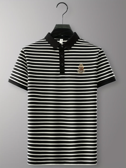 Herren Polohemd mit Streifen und gesticktem Wappen – Klassischer Freizeit- und Business-Look