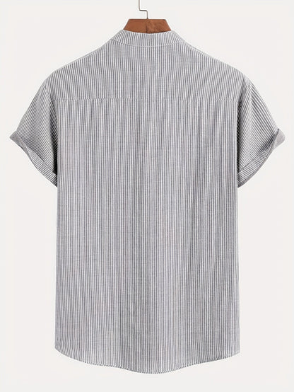 Herren Kurzarm-Henley mit Stehkragen und Streifen – Modernes Freizeitshirt für Alltag und Ausgehen