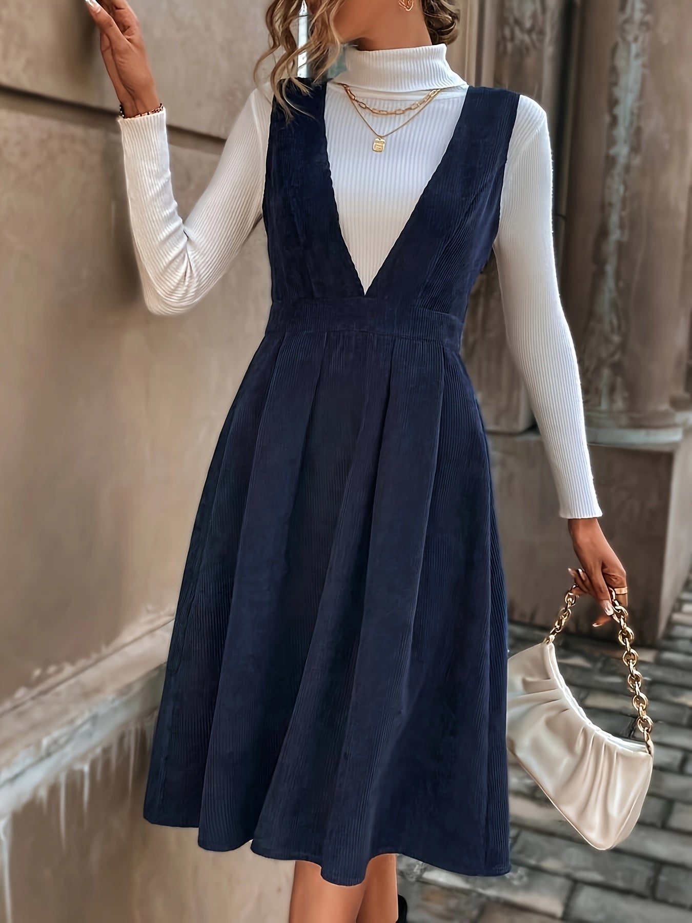 Damen Cord Latzkleid mit V-Ausschnitt – Navyblau