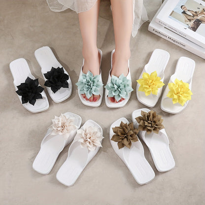 Damen Slipper Sandalen mit Blumenapplikation – Verspielte Sommerschuhe für Freizeit und Alltag