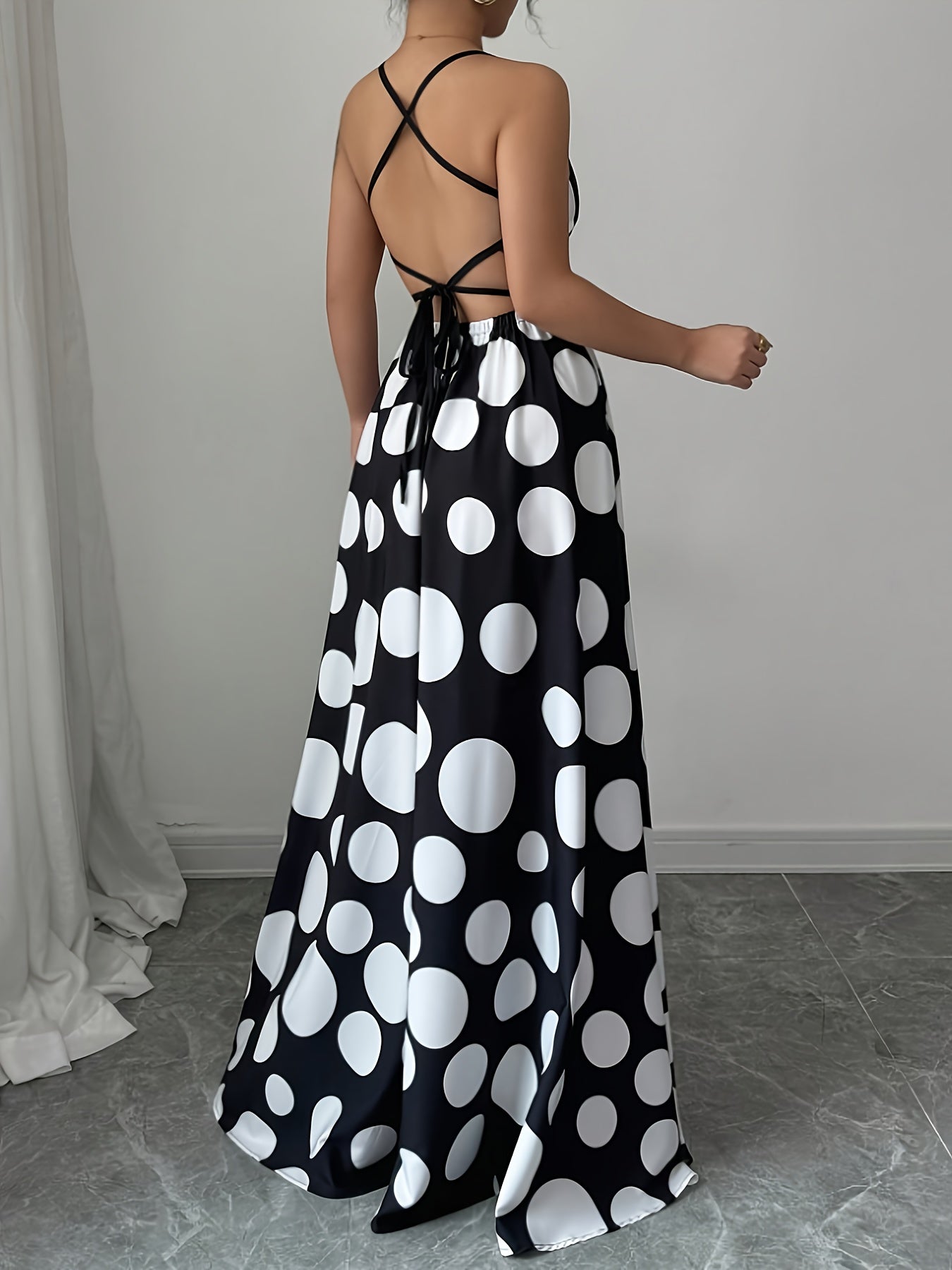 Damen Maxikleid mit Rückenausschnitt und Polka-Dot-Design – Elegantes Abendkleid mit Taschen
