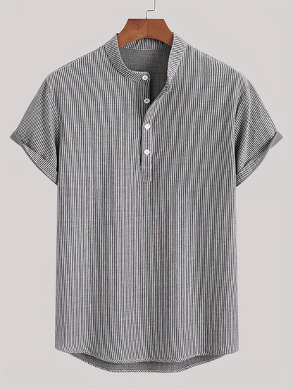 Herren Kurzarm-Henley mit Stehkragen und Streifen – Modernes Freizeitshirt für Alltag und Ausgehen
