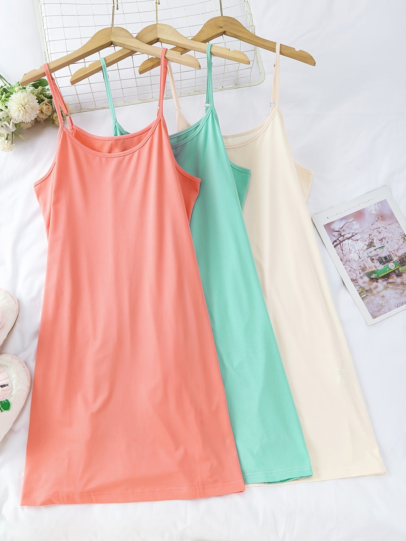 Damen Nachthemd – Elegantes Spaghettiträger Slipdress für gemütliche Nächte und entspannte Tage