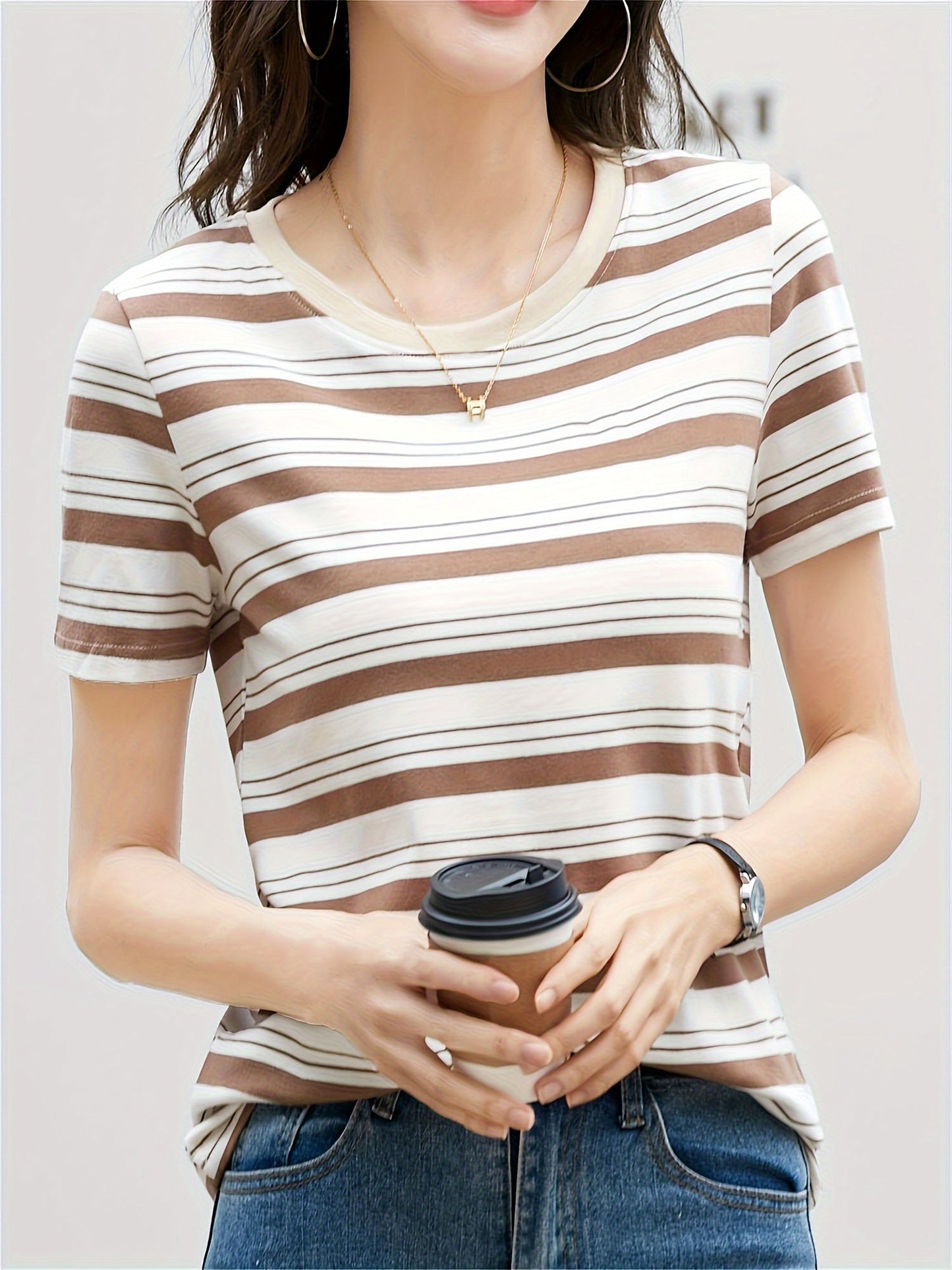 Damen T-Shirt mit Streifenmuster im maritimen Stil – Freizeit & Alltag