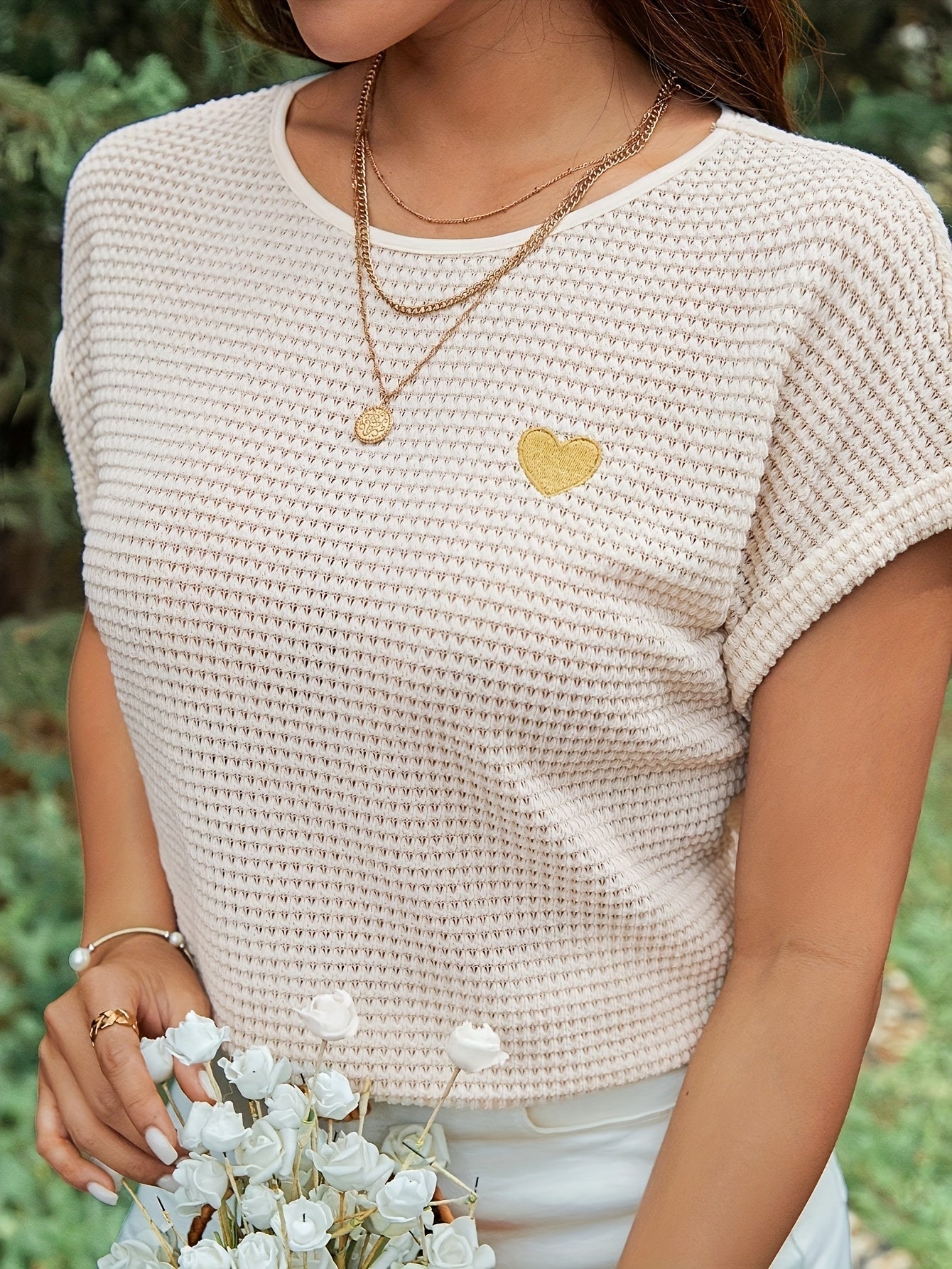 Damen Sommer-Strickshirt mit Herz-Detail – Eleganter Freizeit-Look, Ideal für Urlaub & Alltag