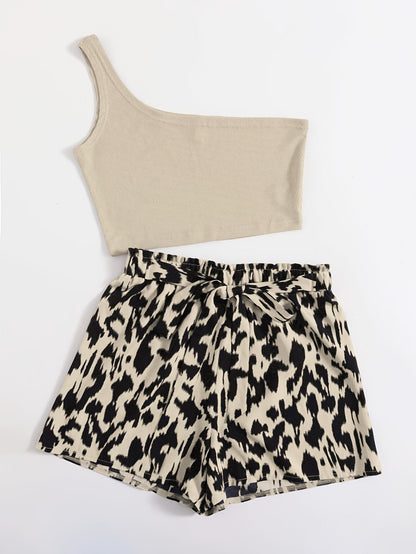 Damen Sommer Set mit One-Shoulder Top und High-Waist Shorts im Animal-Print – Elegantes Freizeit-Outfit