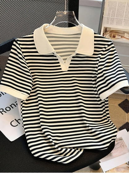 Damen Polo Shirt mit Streifenmuster und V-Ausschnitt – Eleganter Freizeit-Look