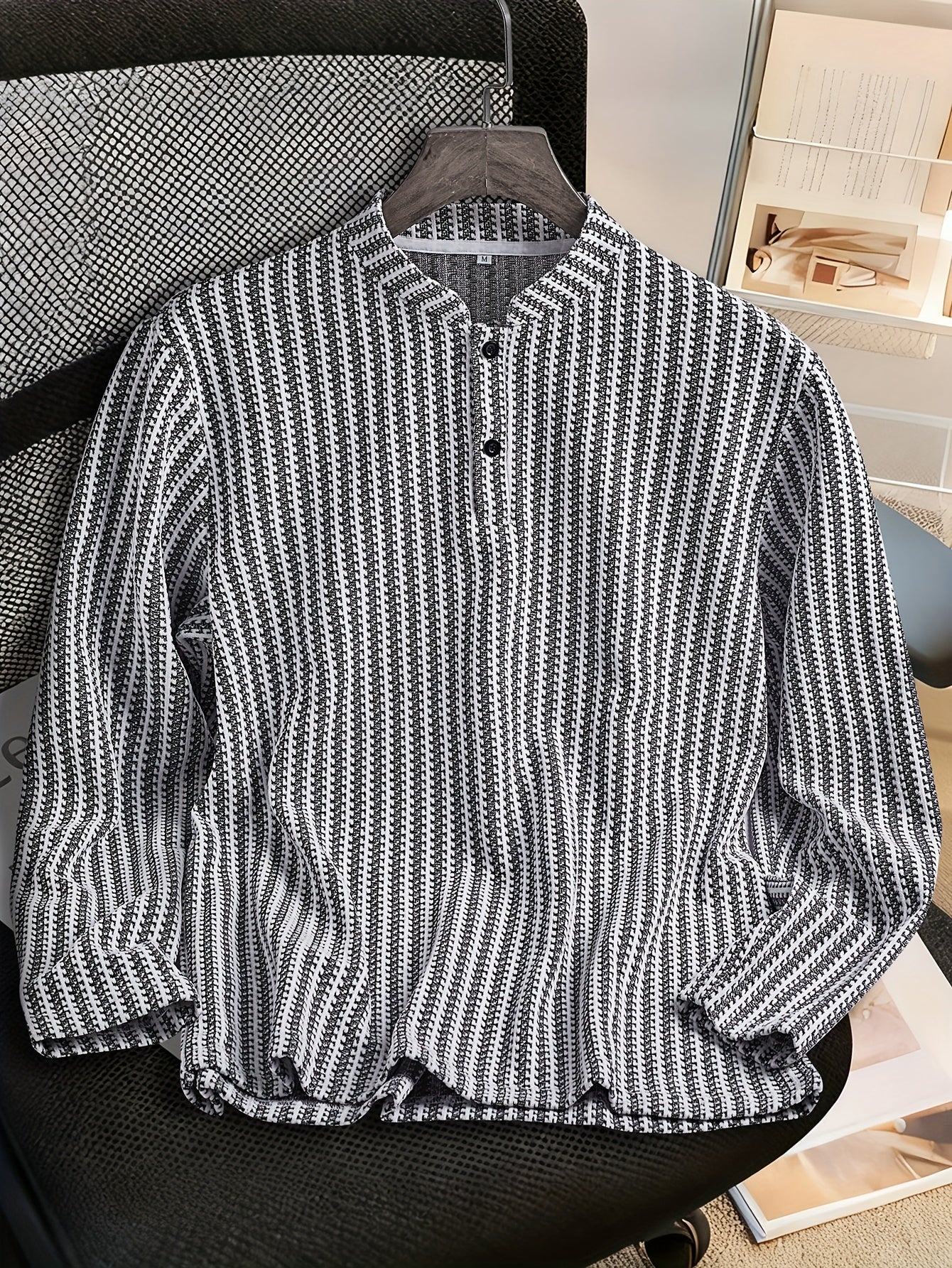 Herren Langarm Henley Shirt mit Streifenmuster – Stilvolles Freizeit- und Business-Oberteil