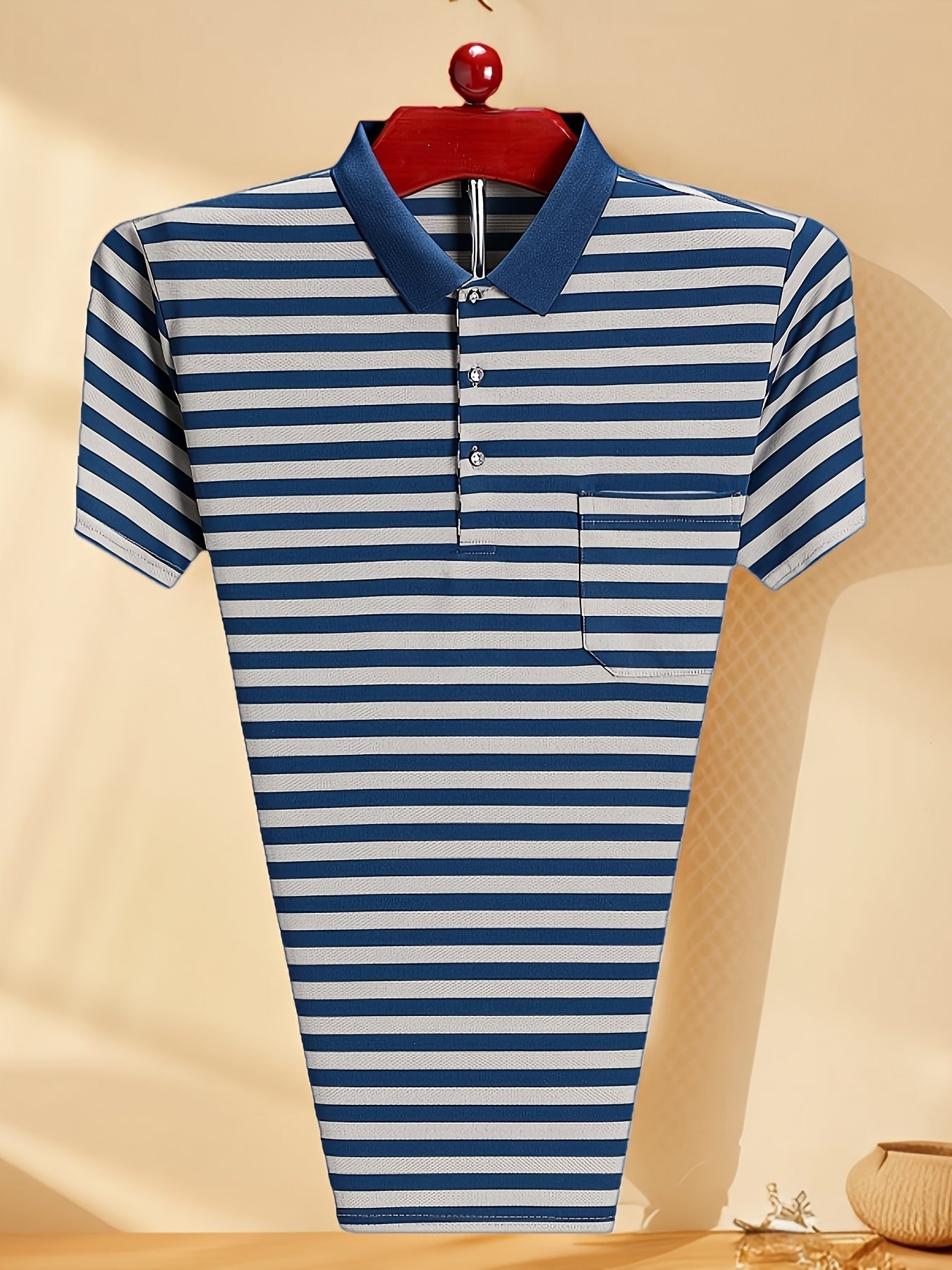 Herren Polohemd mit Streifenmuster und Brusttasche – Klassisch, Elegant, Vielseitig