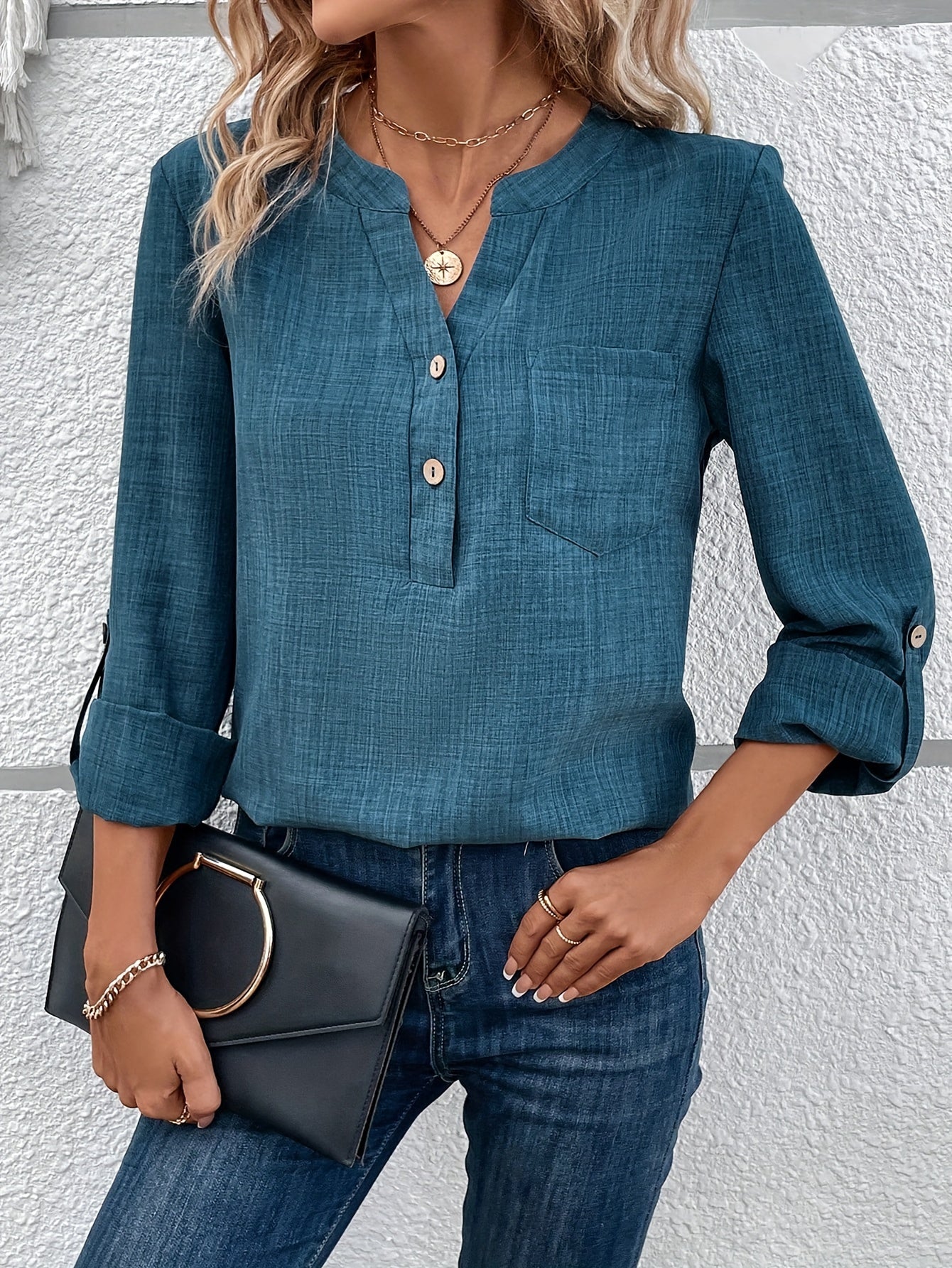 Damen Bluse mit V-Ausschnitt und Knopfleiste – Lässiger Style für Alltag & Büro