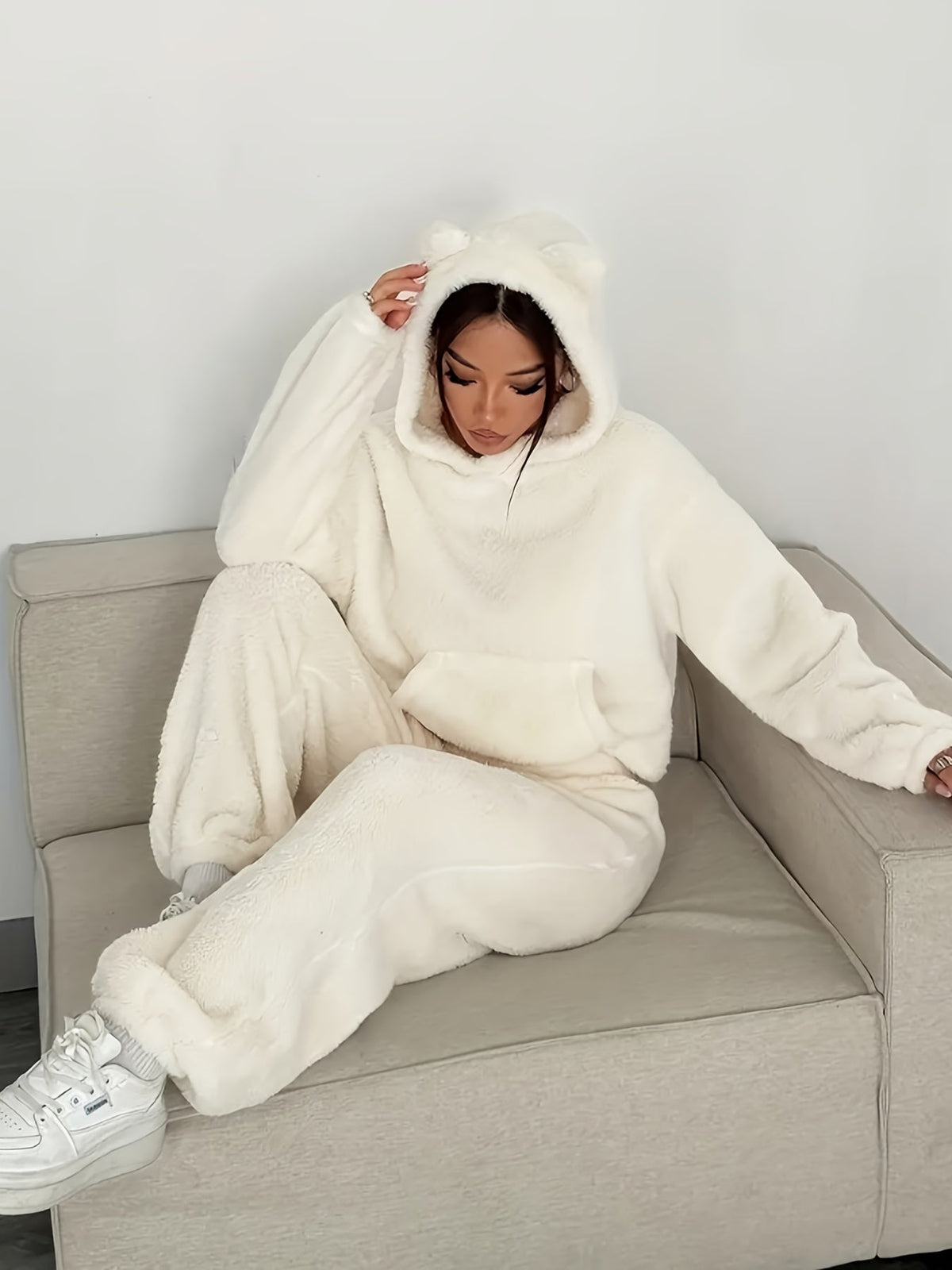 Damen Loungewear Set flauschig mit Hoodie Ohren und Jogginghose