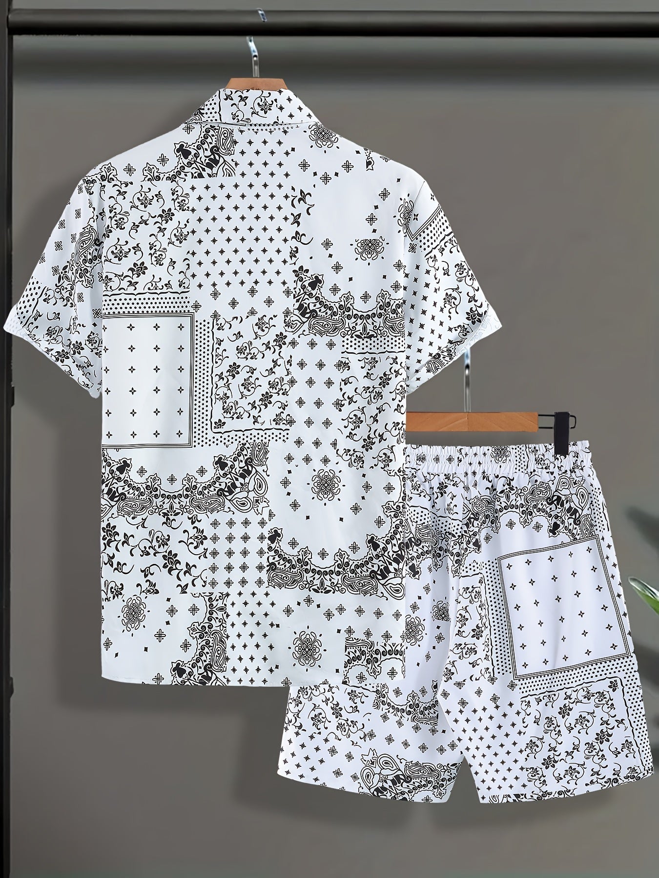 Herren Kurzarm Freizeit Set mit Bandana-Print – Hemd und Shorts, Sommer Outfit, Lässige Mode