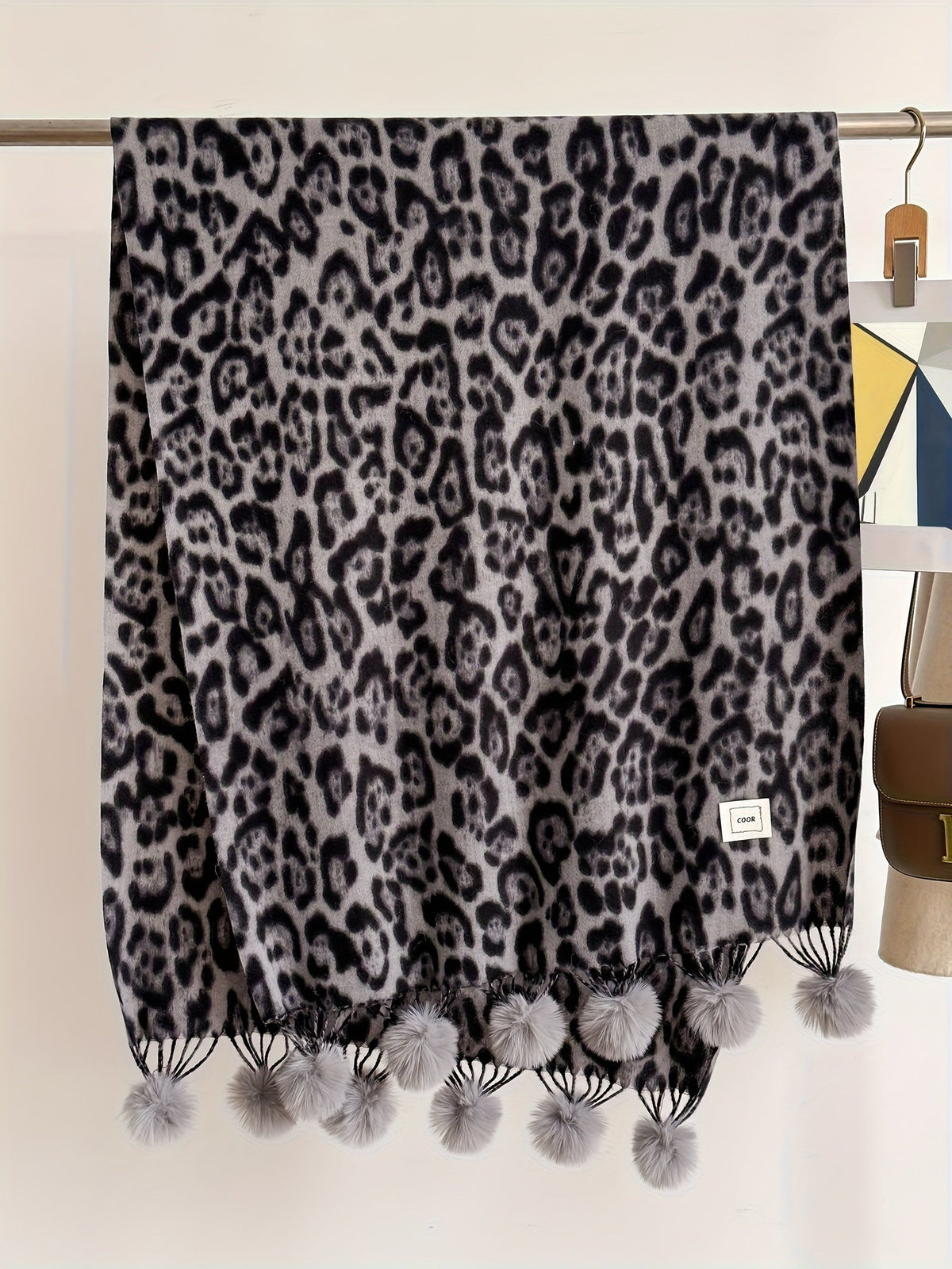 Damen Schal mit Leopardenmuster und Bommeln Weiches Material Animal Print Warmer Umhang