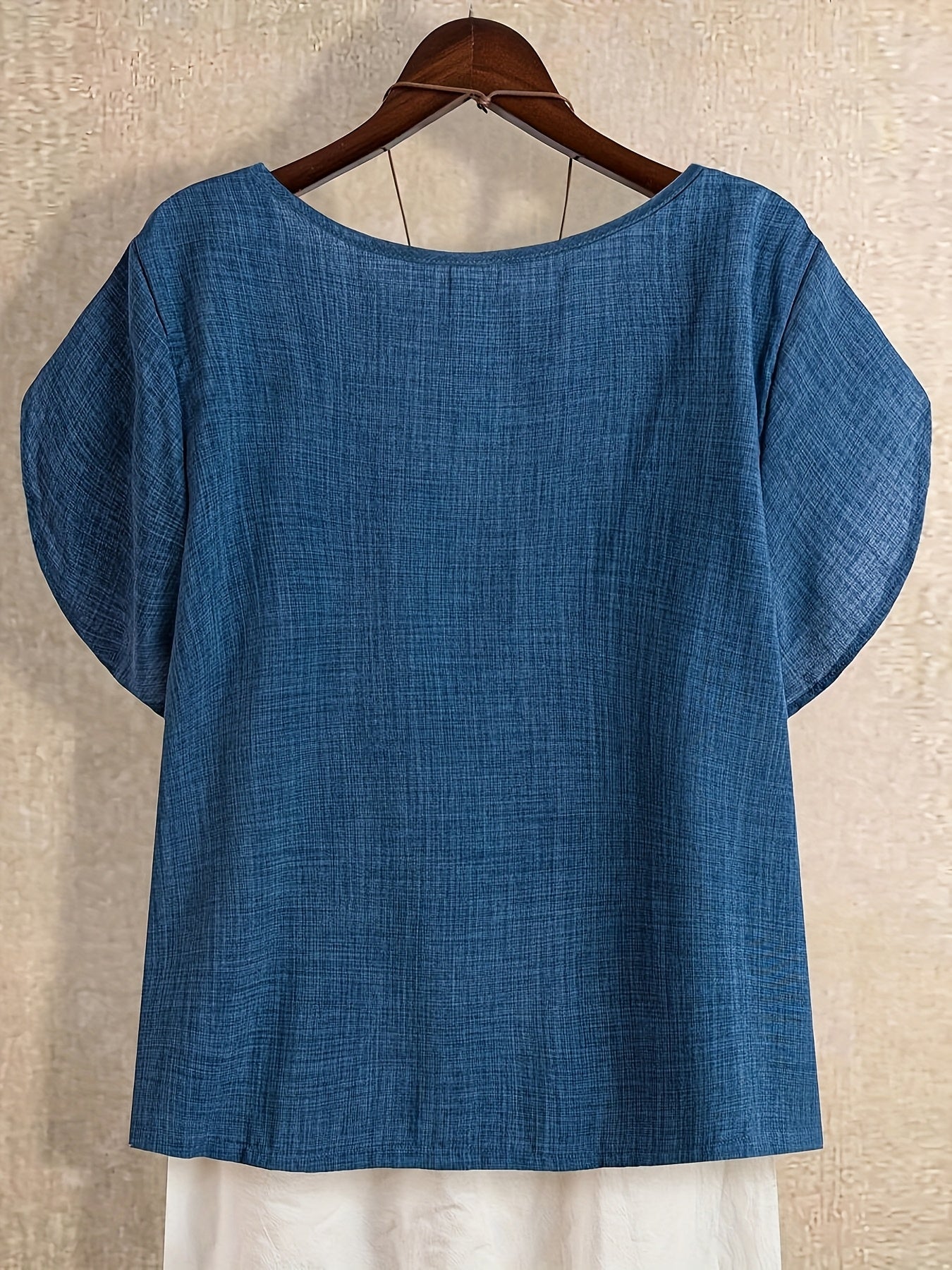 Damen Tunika Bluse mit asymmetrischem Ausschnitt und Knopfdetail – Künstlerischer Casual Look