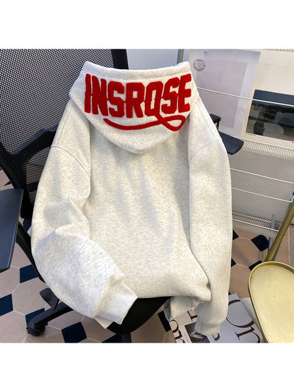 Hoodie Übergröße mit aufgesticktem Schriftzug auf der Kapuze