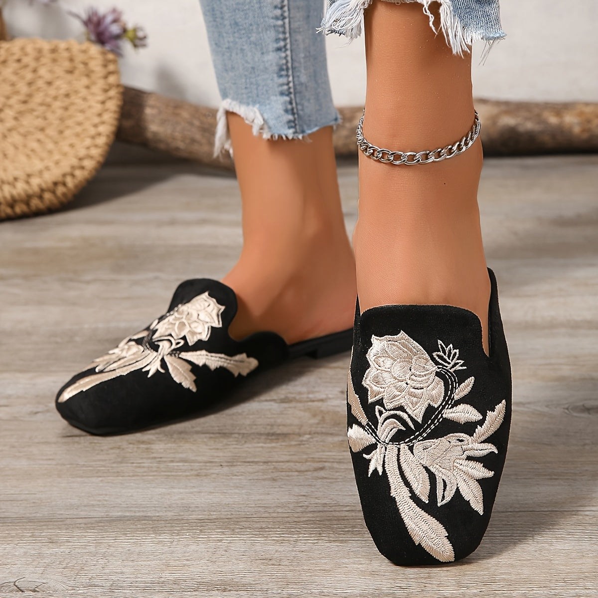 Damen Slipper mit Stickerei – Elegante Slip-On Schuhe für Alltag und besondere Anlässe
