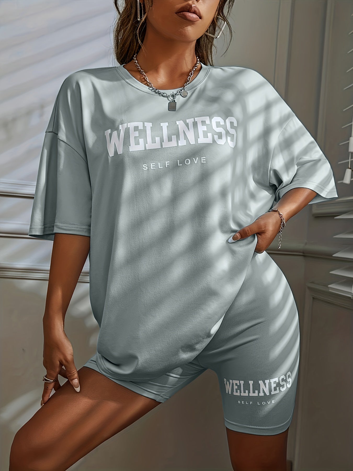 Damen Wellness Lounge Set Oversize T-Shirt & Radlerhose – Bequeme Freizeitmode mit Schriftzug