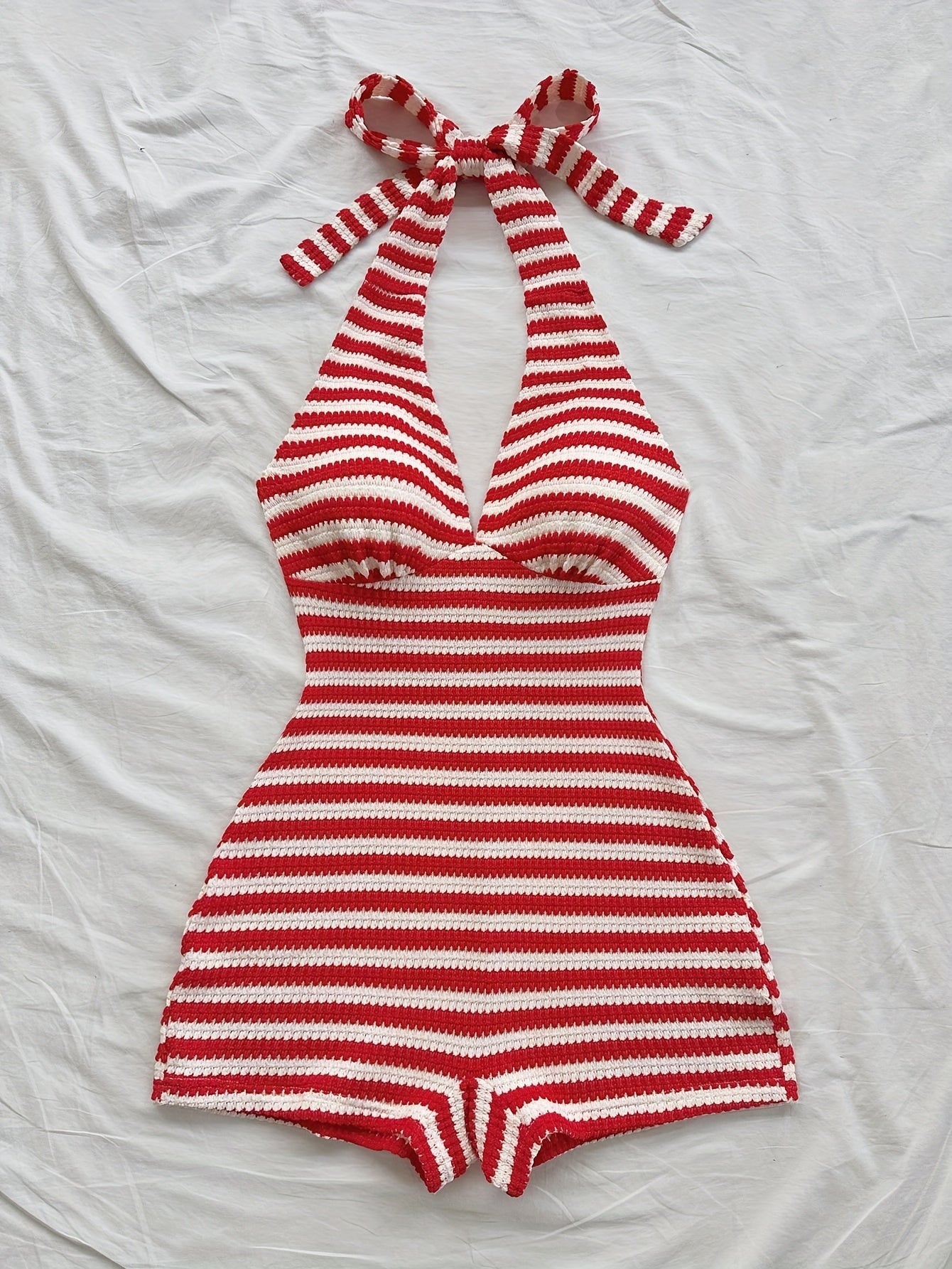 Damen Retro-Halter-Strampler mit Streifen – Verspielter Einteiler für Sommer und Urlaub