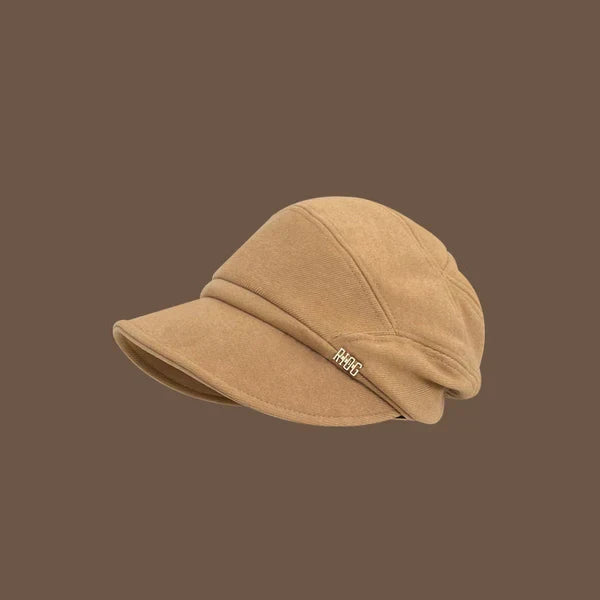 Damen Beanie Mütze mit Krempe und Metall-Applikation