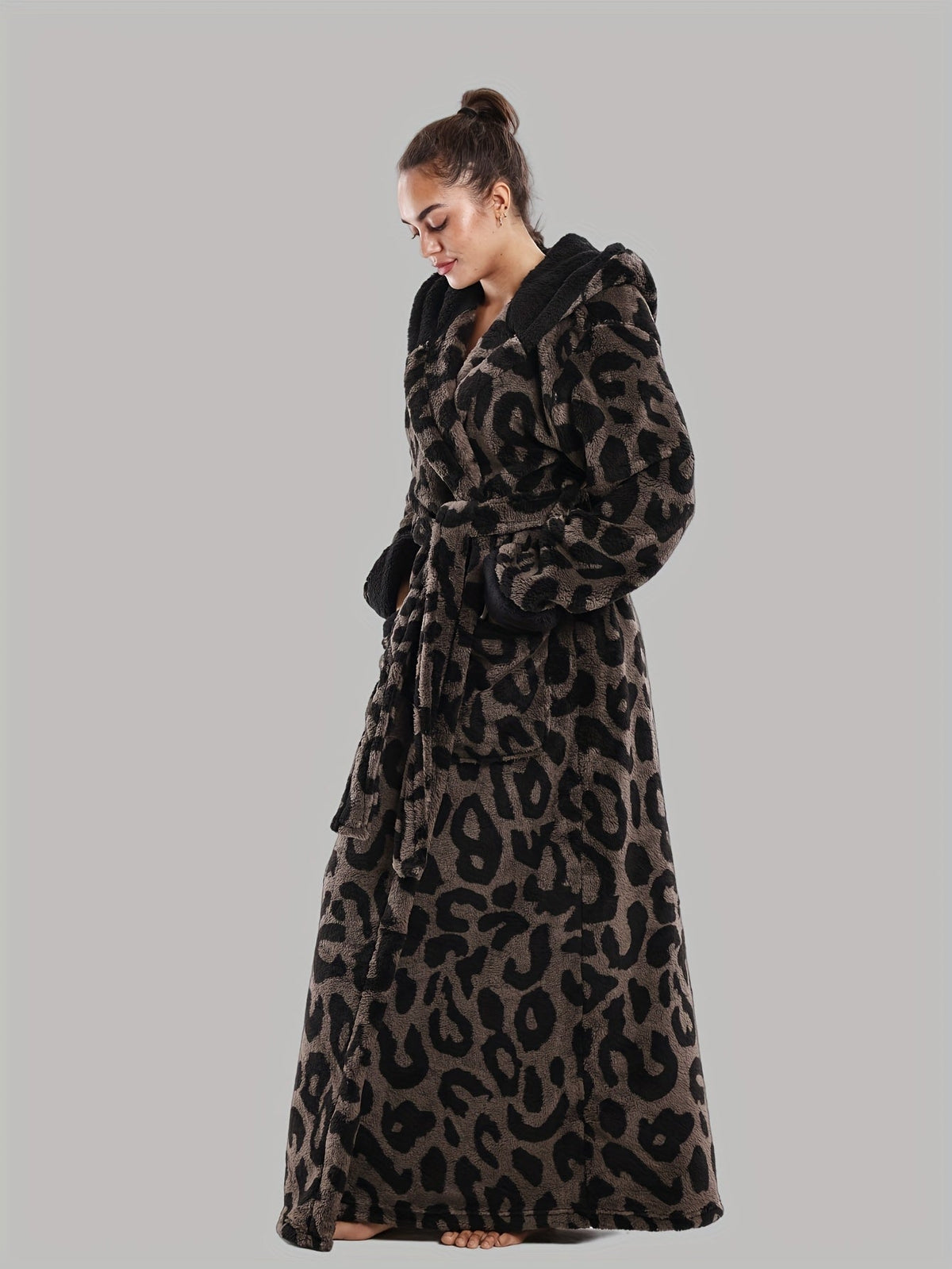 Damen Leopardenmuster Bademantel mit Kapuze – Lang, Flauschig & Weich