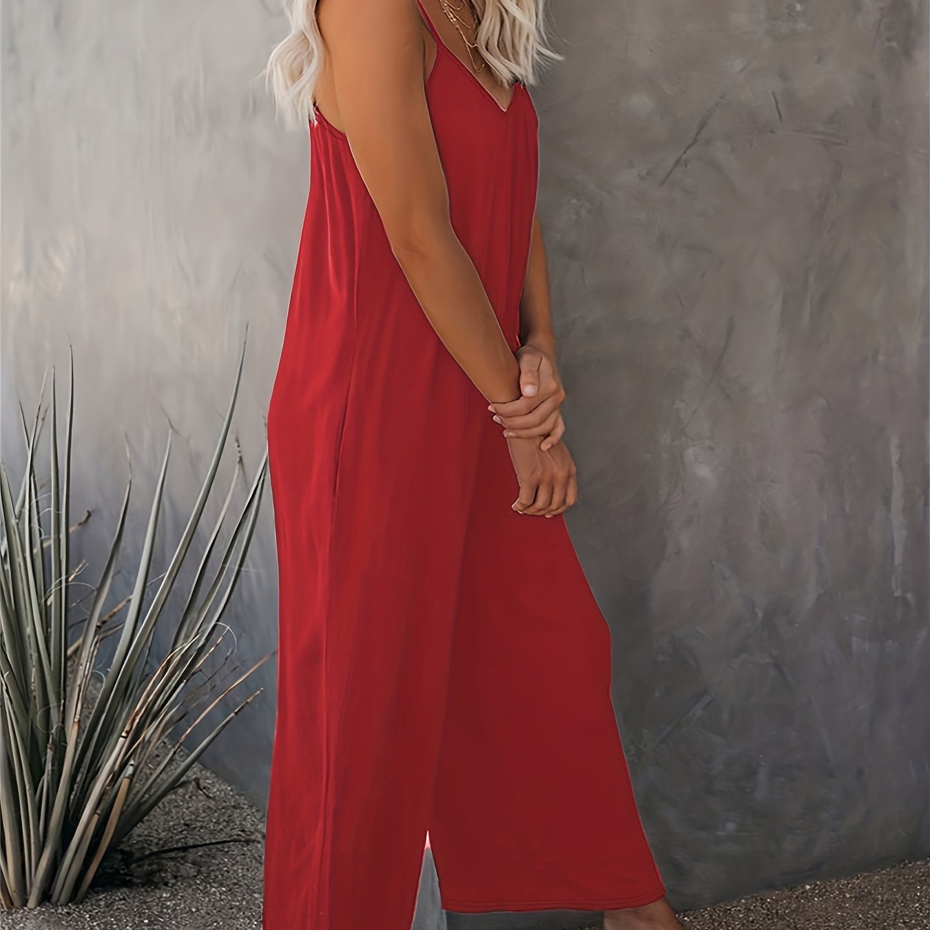 Damen Jumpsuit mit Spaghettiträgern – Lässiger Einteiler für Alltag und Urlaub