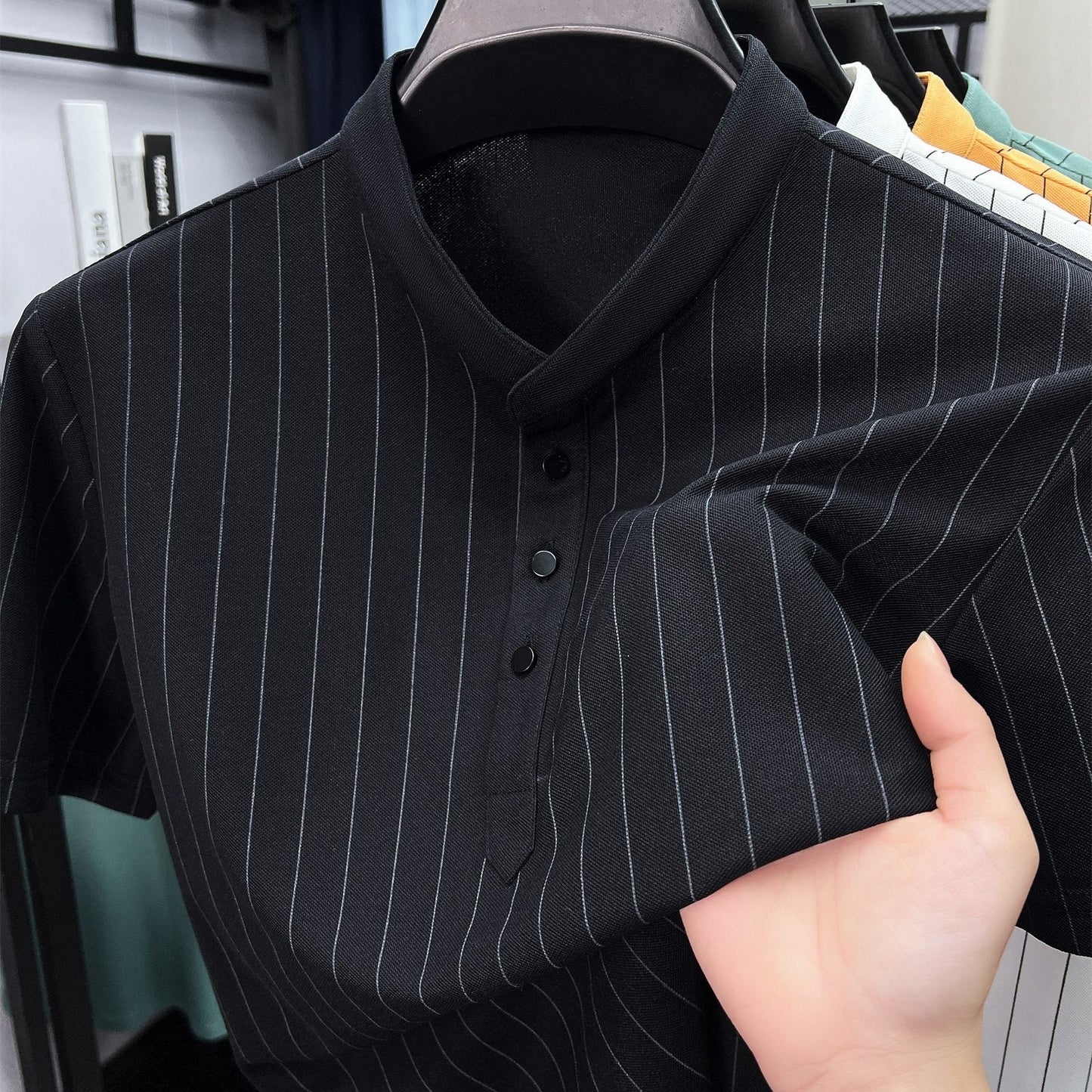 Herren Kurzarm-Hemd mit Stehkragen und Nadelstreifen – Modernes Freizeit- und Business-Outfit