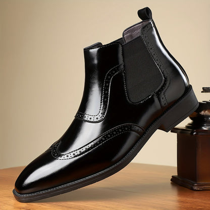 Herren Chelsea Boots mit Brogue-Details in glänzender Optik