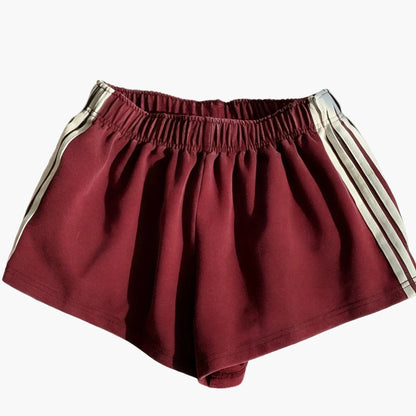 Damen Sport Shorts mit Streifen – Lässige Fitness & Freizeitshorts
