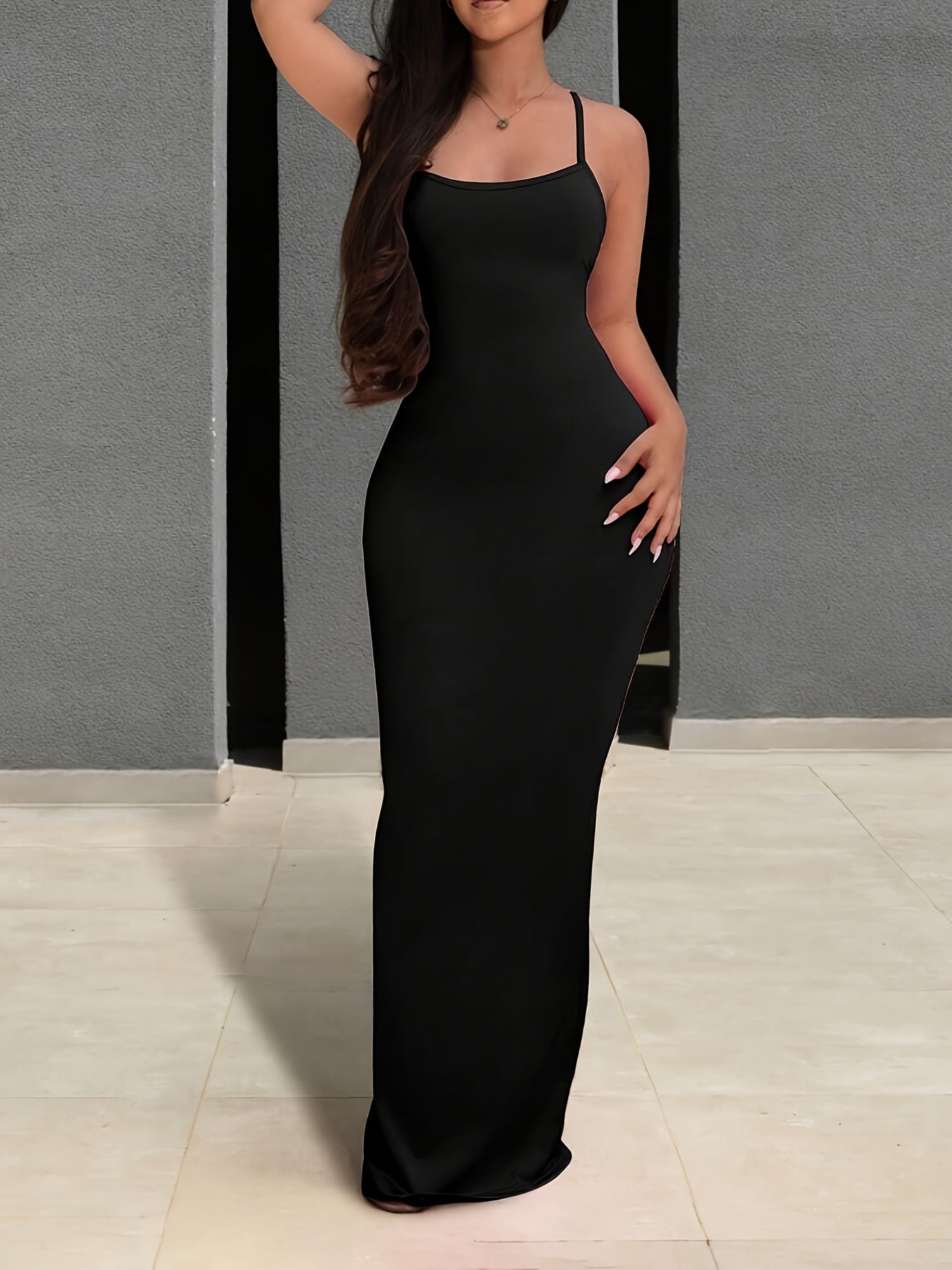 Damen Maxikleid mit offenem Rücken und Schnürdetails – Elegantes Abendkleid für besondere Anlässe