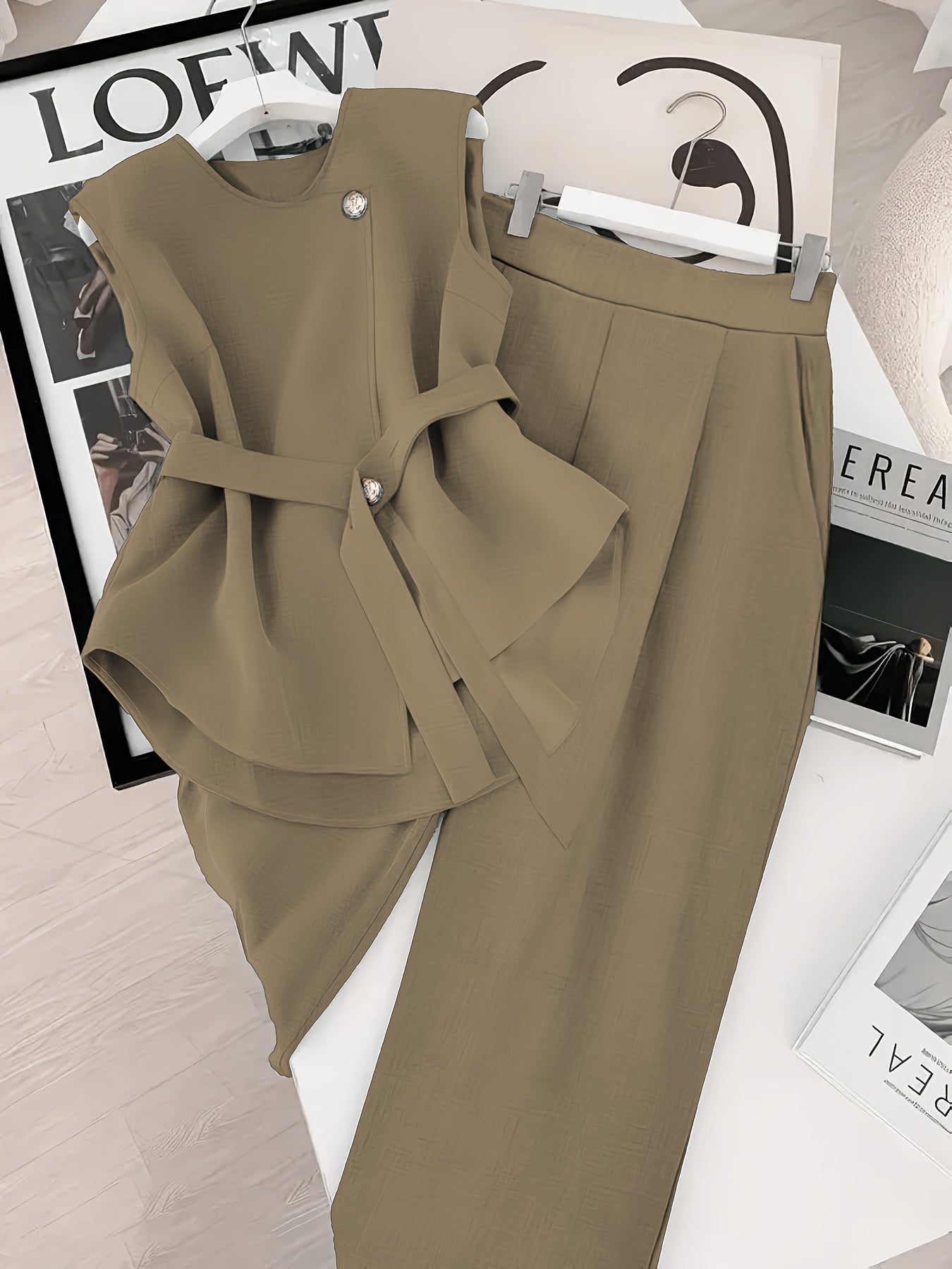 Damen Business Zweiteiler Set – Elegantes Asymmetrisches Top mit Gürtel und Weite Hose für Büro & Alltag
