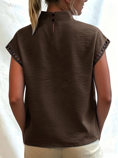 Damen Bluse mit Stehkragen und Cut-Out-Details – Eleganter Minimalistischer Stil