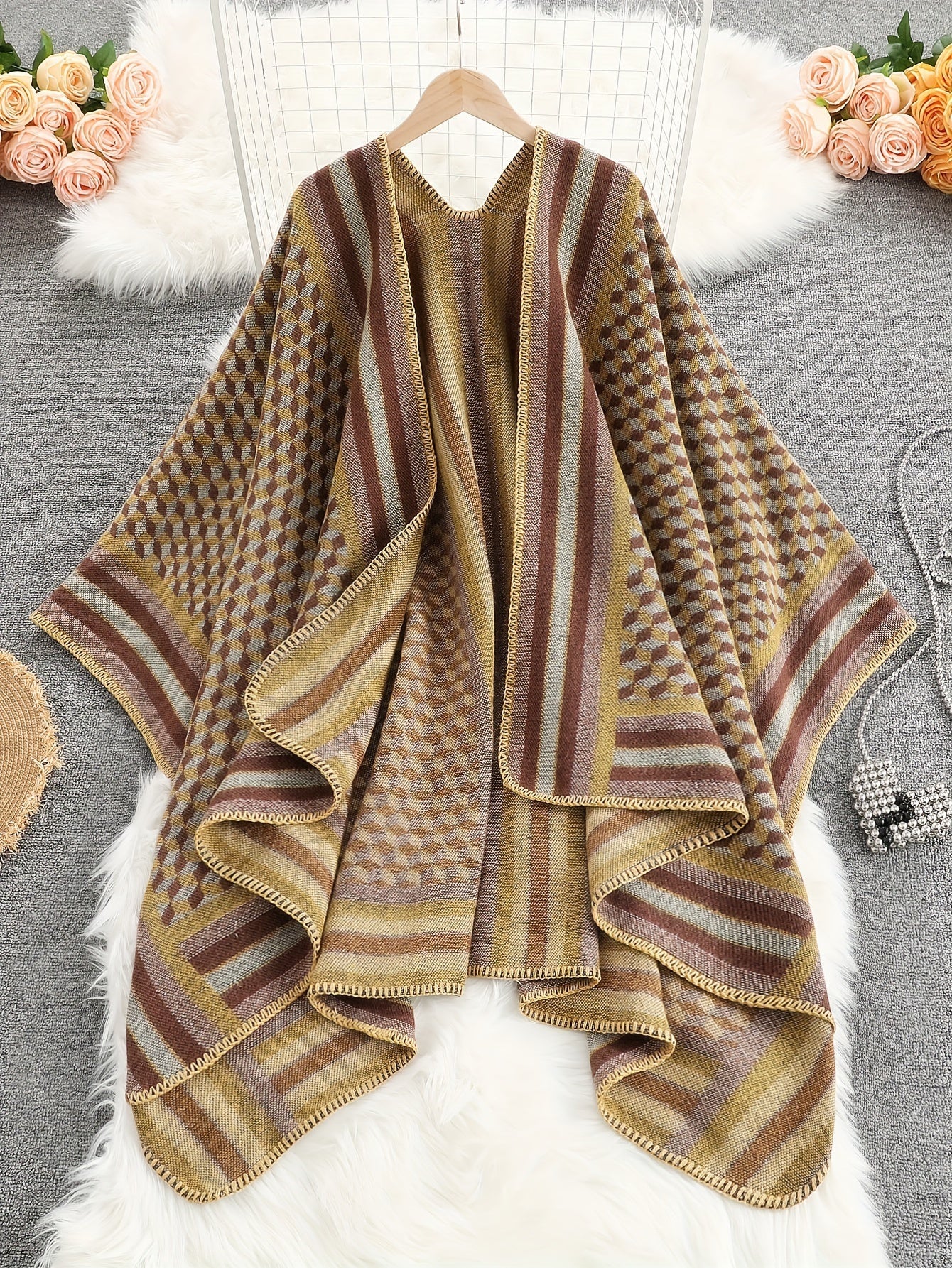 Damen Poncho Cape mit offenem Schnitt und geometrischem Muster – Boho Stil für Freizeit und Alltag