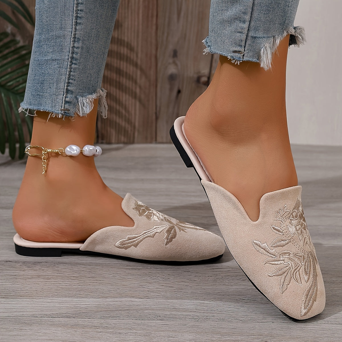 Damen Slipper mit Stickerei – Elegante Slip-On Schuhe für Alltag und besondere Anlässe