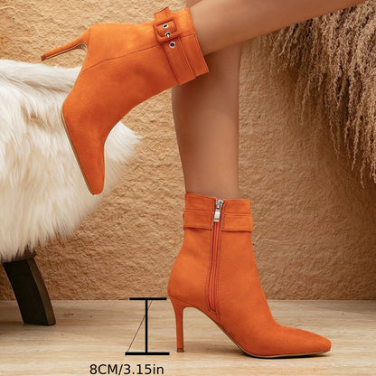 Damen Stiefelette mit hohem Absatz, Reißverschluss und Schnallenriemen, Spitz zulaufend