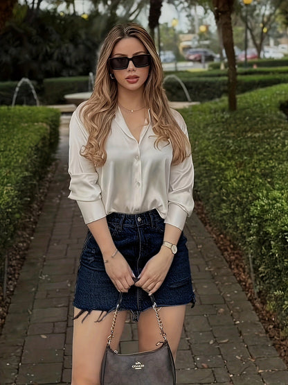 Damen Eleganter Streetstyle Jeansrock mit Satinbluse – Perfekt für Alltag & Freizeit