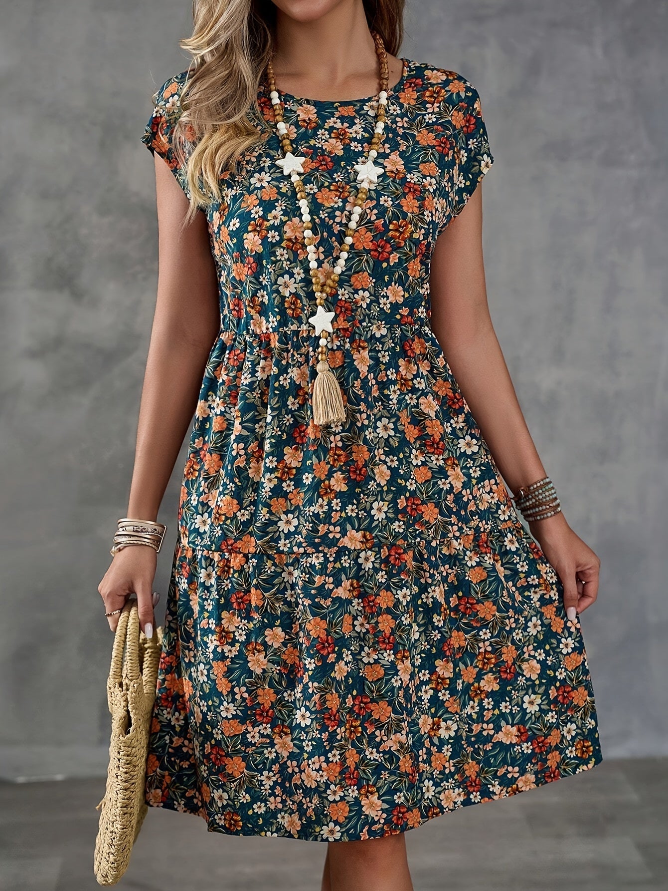 Damen Sommerkleid im Blumenmuster – Freizeit & Urlaub, Knielang, Kurzarm