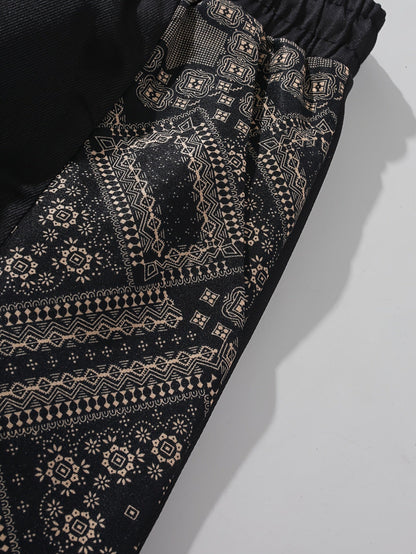 Herren Streetwear Shorts mit Ornamentmuster und grafischen Seiteneinsätzen – Modern Freizeit