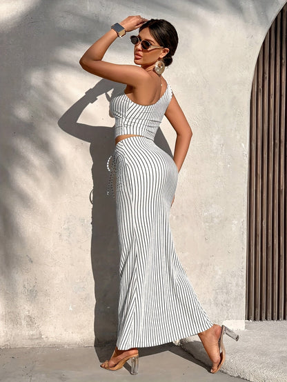 Damen Elegantes Gestreiftes Ein-Schulter Crop Top und Maxirock Set – Sommermode für Alltag und Urlaub