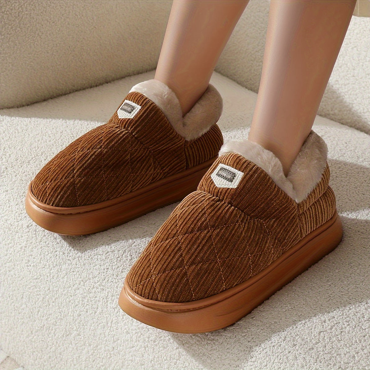 Unisex Winter Hausschuhe, Stepp-Design, weiches Futter, dicke Sohle