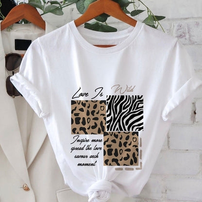 Damen T-Shirt mit Animal Print und Motiv-Spruch – Modisches Freizeitshirt, Casual Streetstyle, Inspirierendes Geschenk