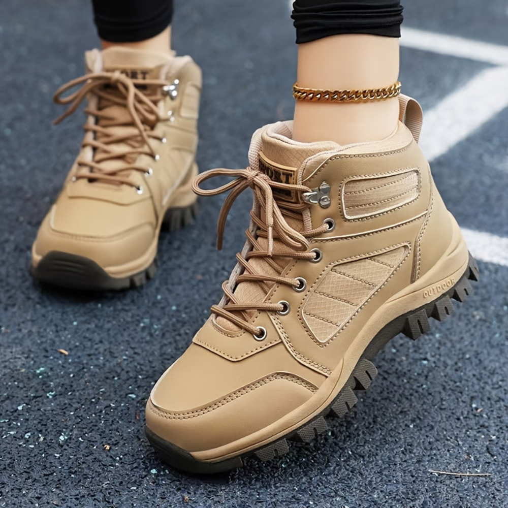 Unisex Outdoor Boots knöchelhoch mit Schnürung & Profilsohle