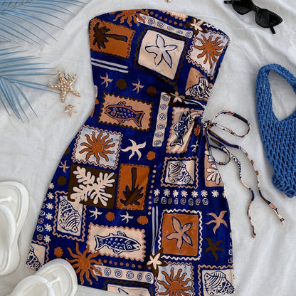 Damen Bandeau Minikleid mit tropischem Strandmuster und seitlicher Schleife – Perfekt für Urlaub & Sommeroutfits