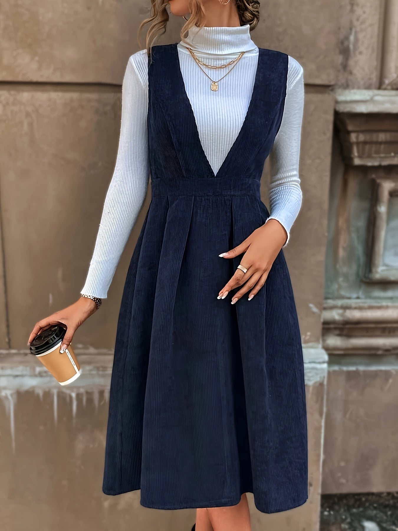 Damen Cord Latzkleid mit V-Ausschnitt – Navyblau