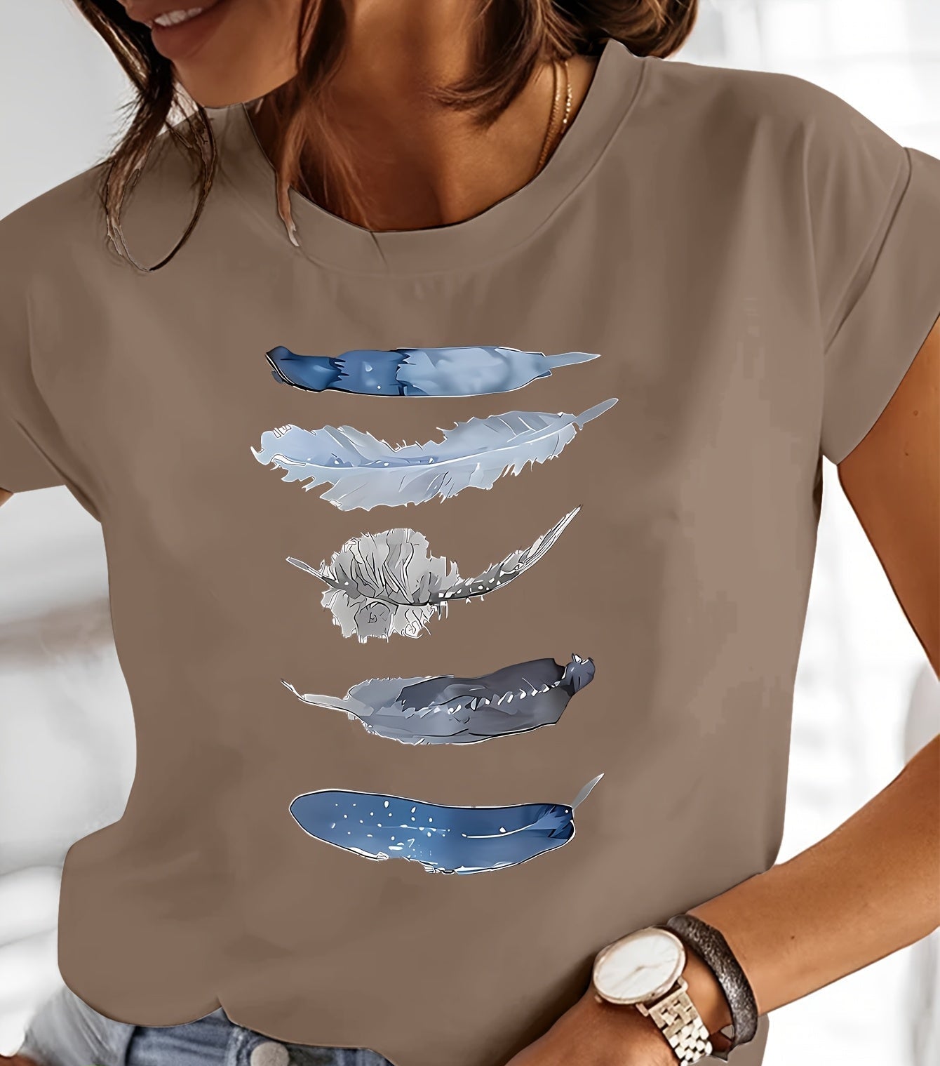 Damen T-Shirt mit künstlerischem Feder-Print, lässig, für Alltag und Freizeit